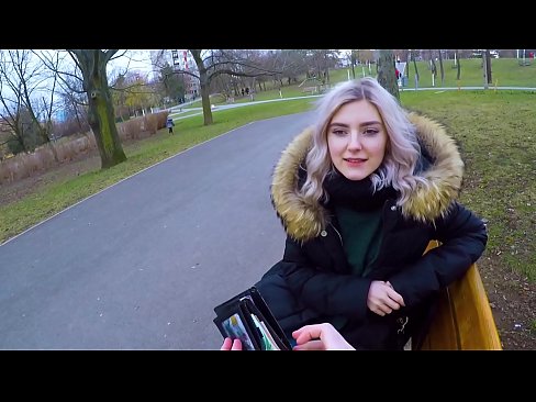 ❤️ Ingoia la sborra calda di uno sconosciuto per soldi - pompino nel parco di Eva Elfie ☑ Pornoal it.prendiporno.ru ❤️